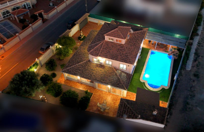Reventa - Villa independiente - Torrevieja - El chaparral