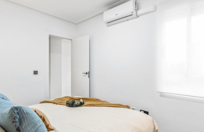 Resale - Apartment / Flat - Orihuela Costa - La Florida