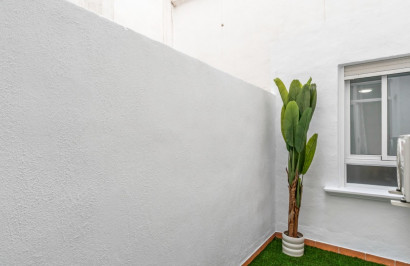 Resale - Apartment / Flat - Orihuela Costa - La Florida