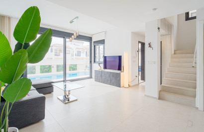 Reventa - Villa independiente - Punta Prima