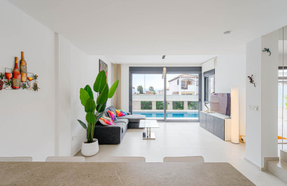 Reventa - Villa independiente - Punta Prima