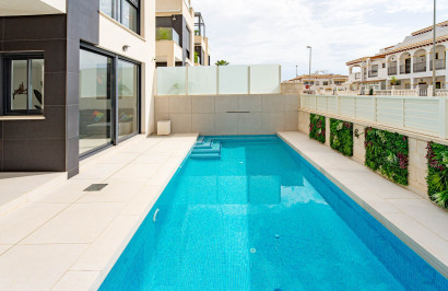 Reventa - Villa independiente - Punta Prima