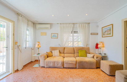 Resale - Detached Villa - Punta Prima