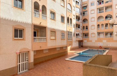 Resale - Apartment / Flat - Torrevieja - El Molino