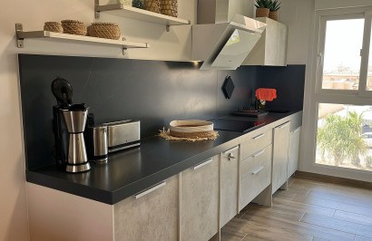 Resale - Apartment / Flat - Los Altos