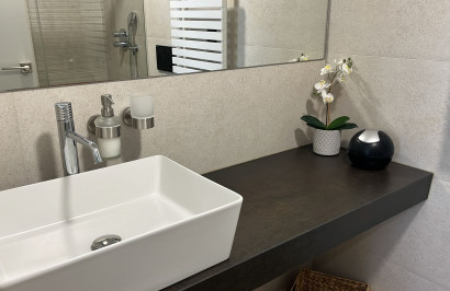 Resale - Apartment / Flat - Los Altos
