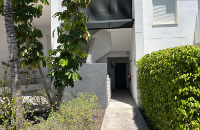 Resale - Apartment / Flat - Los Altos