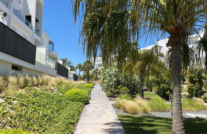 Resale - Apartment / Flat - Los Altos