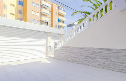 Resale - Town House - Torrevieja - Punta prima