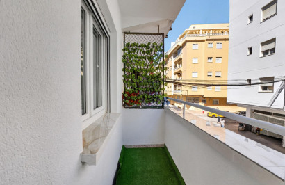Resale - Apartment / Flat - Torrevieja - Centro