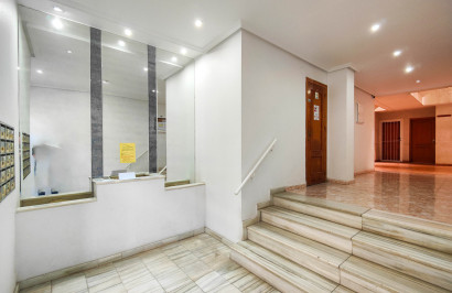 Resale - Apartment / Flat - Torrevieja - Antonio Machado