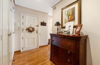 Resale - Apartment / Flat - Torrevieja - Centro - Muelle Pesquero
