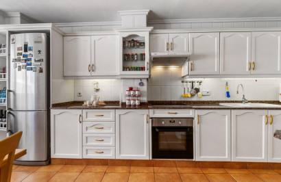 Resale - Apartment / Flat - Torrevieja - Centro - Muelle Pesquero