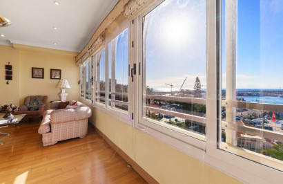 Resale - Apartment / Flat - Torrevieja - Centro - Muelle Pesquero