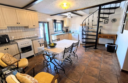 Resale - Finca / Country Property - Albatera