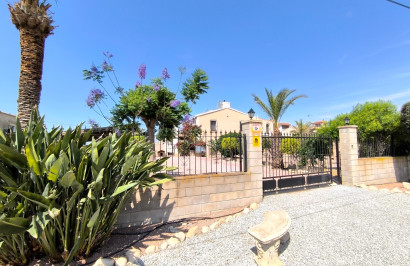 Resale - Finca / Country Property - Albatera