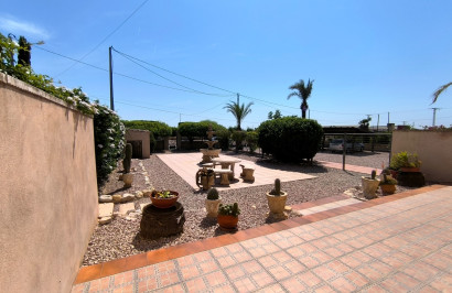 Resale - Finca / Country Property - Albatera
