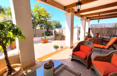 Resale - Finca / Country Property - Albatera