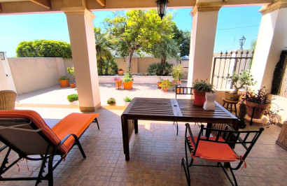 Resale - Finca / Country Property - Albatera