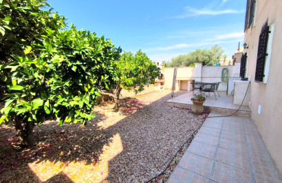 Resale - Finca / Country Property - Albatera