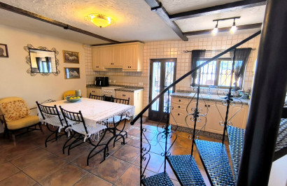 Resale - Finca / Country Property - Albatera