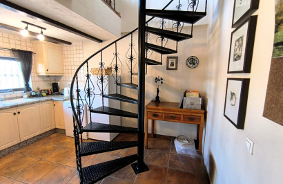 Resale - Finca / Country Property - Albatera