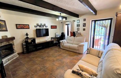 Resale - Finca / Country Property - Albatera