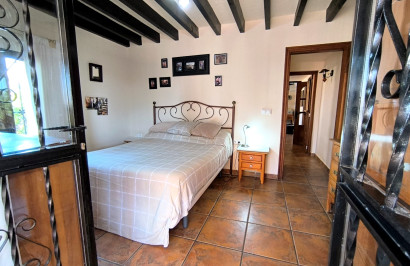 Resale - Finca / Country Property - Albatera