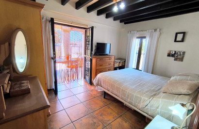 Resale - Finca / Country Property - Albatera