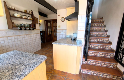 Resale - Finca / Country Property - Albatera