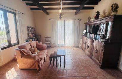 Resale - Finca / Country Property - Albatera