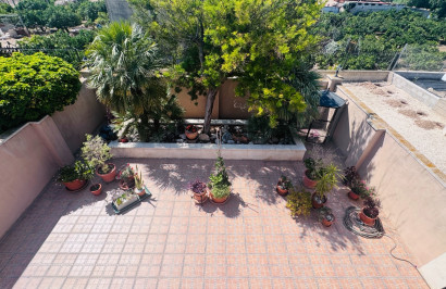 Resale - Finca / Country Property - Albatera