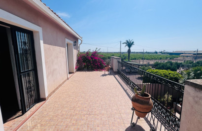 Resale - Finca / Country Property - Albatera