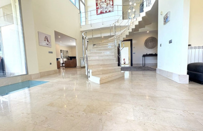 Herverkoop - Vrijstaande villa - Alcayna