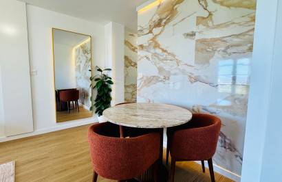 Resale - Apartment / Flat - Torrevieja - Punta Prima