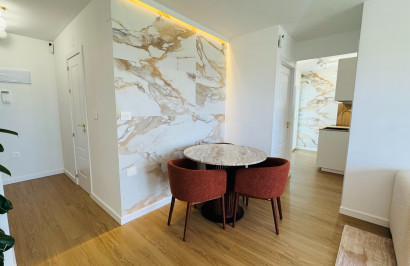 Resale - Apartment / Flat - Torrevieja - Punta Prima