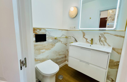 Resale - Apartment / Flat - Torrevieja - Punta Prima