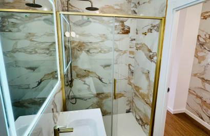Resale - Apartment / Flat - Torrevieja - Punta Prima