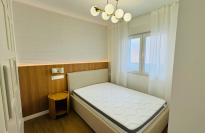 Resale - Apartment / Flat - Torrevieja - Punta Prima