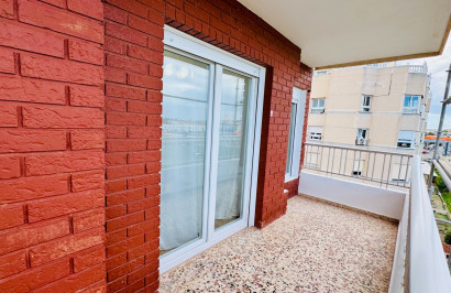 Resale - Apartment / Flat - Torrevieja - Punta Prima