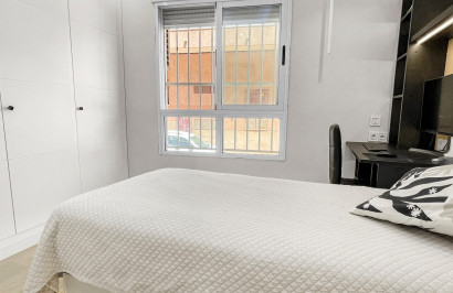 Herverkoop - Appartement / Flat - Torrevieja - Parque las naciones