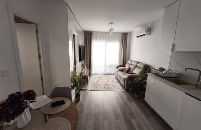 Resale - Apartment / Flat - Torrevieja - Torrevieja Centro