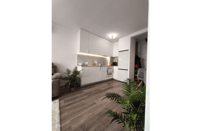 Resale - Apartment / Flat - Torrevieja - Torrevieja Centro
