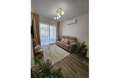 Resale - Apartment / Flat - Torrevieja - Torrevieja Centro