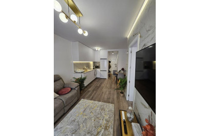 Resale - Apartment / Flat - Torrevieja - Torrevieja Centro