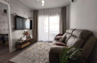 Resale - Apartment / Flat - Torrevieja - Torrevieja Centro