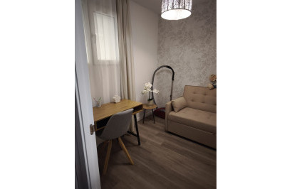 Resale - Apartment / Flat - Torrevieja - Torrevieja Centro