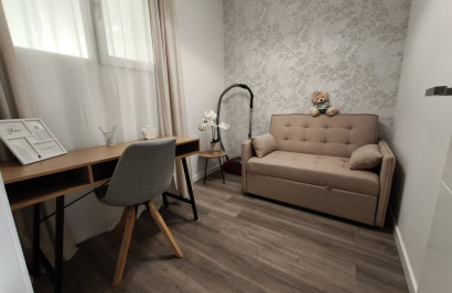 Resale - Apartment / Flat - Torrevieja - Torrevieja Centro
