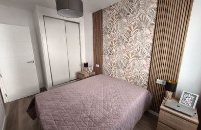 Resale - Apartment / Flat - Torrevieja - Torrevieja Centro