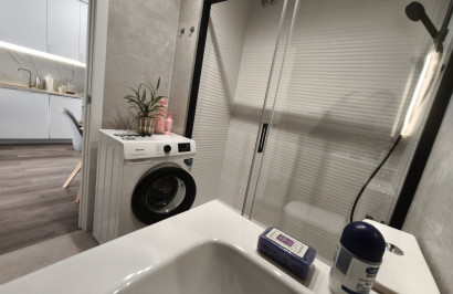 Resale - Apartment / Flat - Torrevieja - Torrevieja Centro